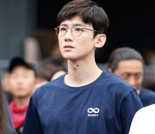 白敬亭圈内人爆料是哪一期,揭秘哪一期引发热议 第1张 白敬亭圈内人爆料是哪一期,揭秘哪一期引发热议 第1张